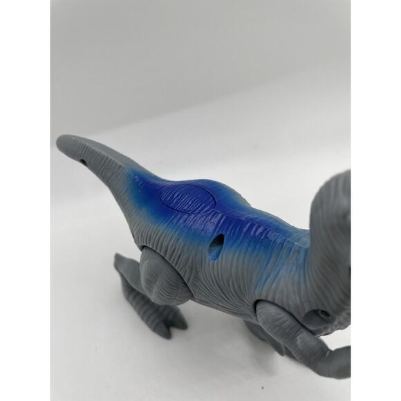 Jurassic World Blue Dinosaur Action Figure Lights up and "Talks" - Picture 4 of 6